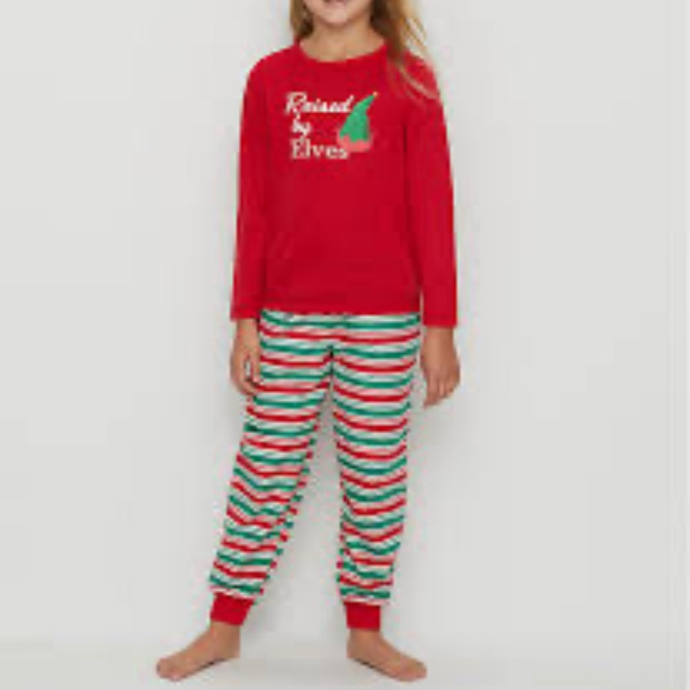 NWT Girls XS/4T -5T Christmas Sleep 2 pc Set “Raised by Elves” Holiday